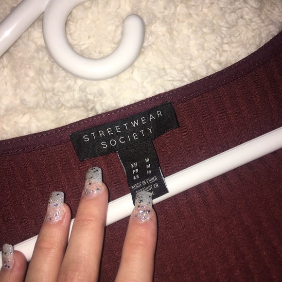 Burgundy crop top - Picture 2 of 2